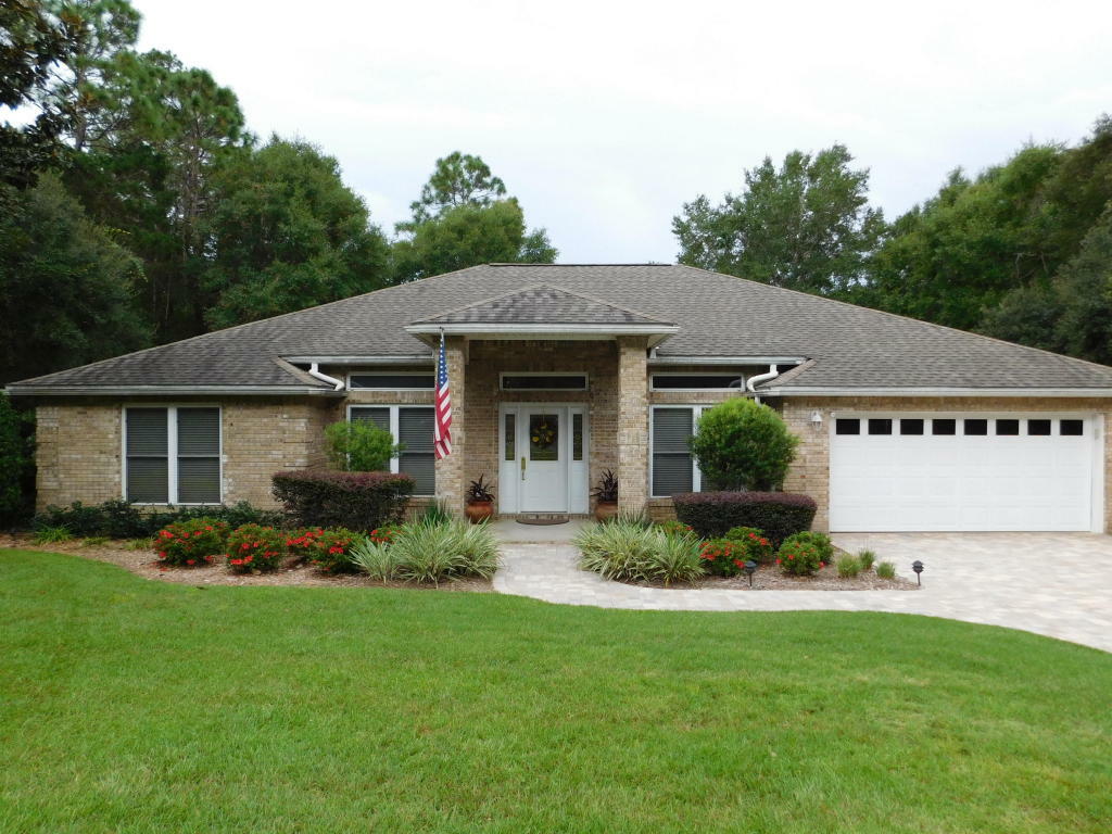 Property Photo:  405 Roscommon Boulevard  FL 32578 