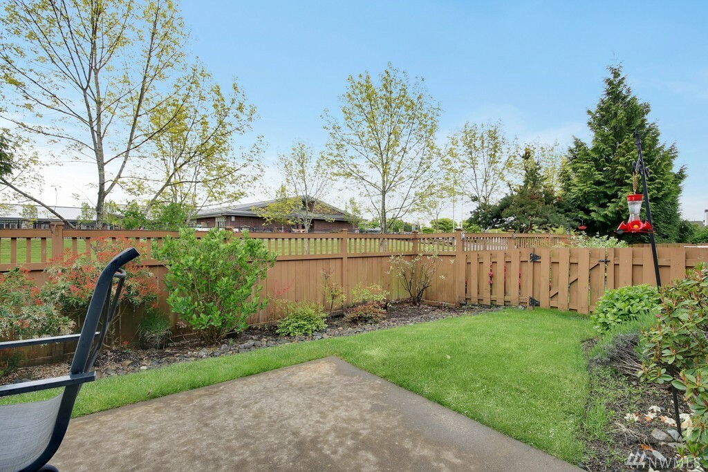 Property Photo:  5909 Panorama Dr SE 7-103  WA 98092 