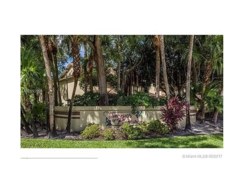 Property Photo:  9018 Vineyard Lake Drive  FL 33324 