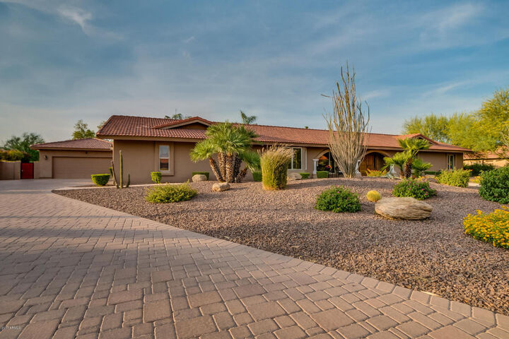 Property Photo: 5420 E Sahuaro Drive AZ 85254