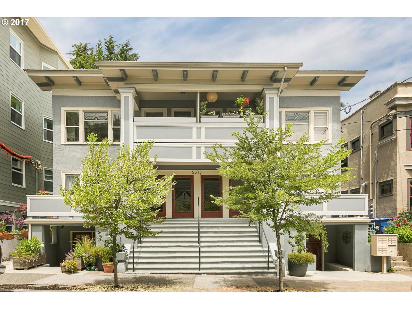 Property Photo:  2375 NW Northrup St A  OR 97210 