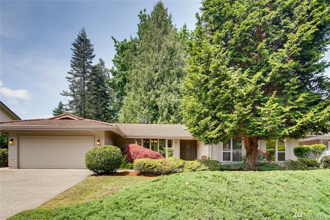 Property Photo: 14838 SE 170th St WA 98058