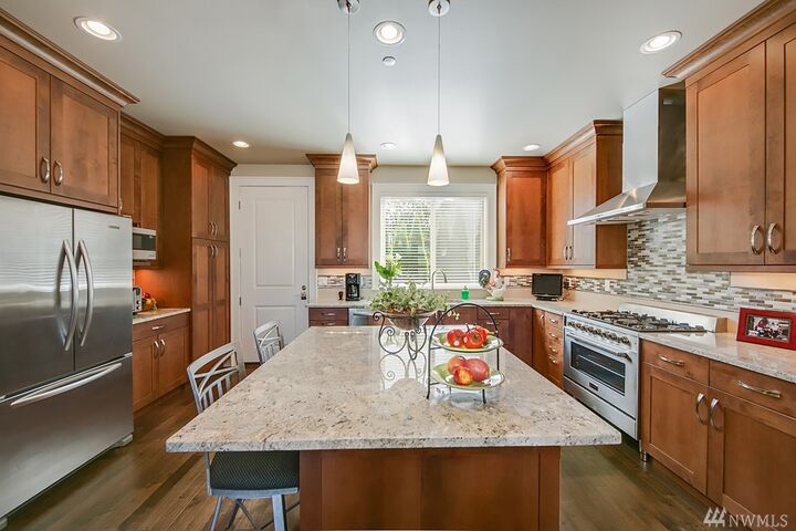 Property Photo: 18 6th St WA 98033