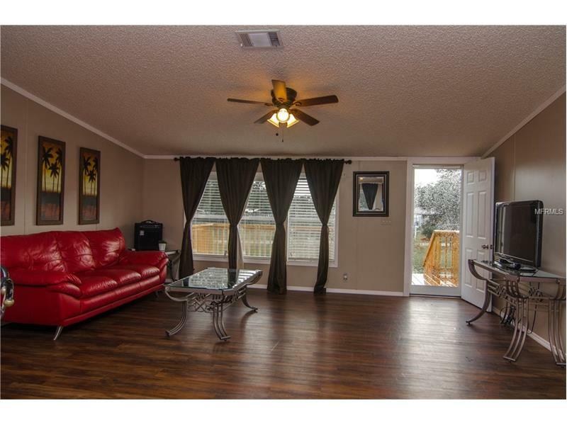 Property Photo:  4906 Kyle Lee Lane  FL 33567 