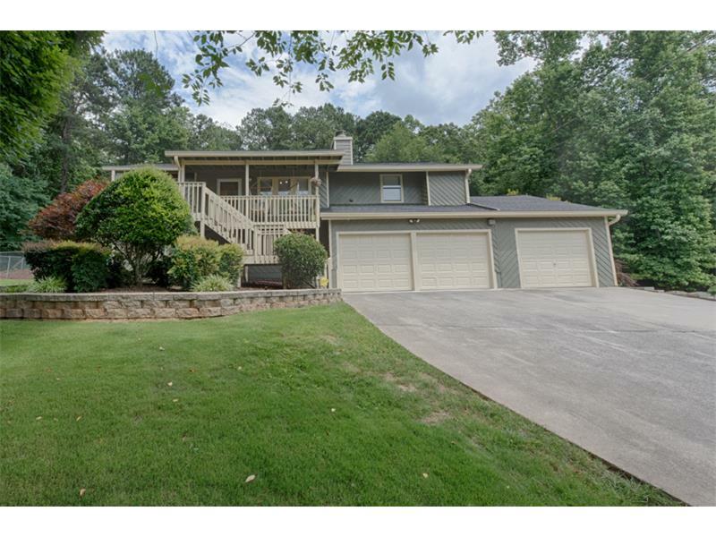 Property Photo: 110 W Putnam Ferry Road 30189