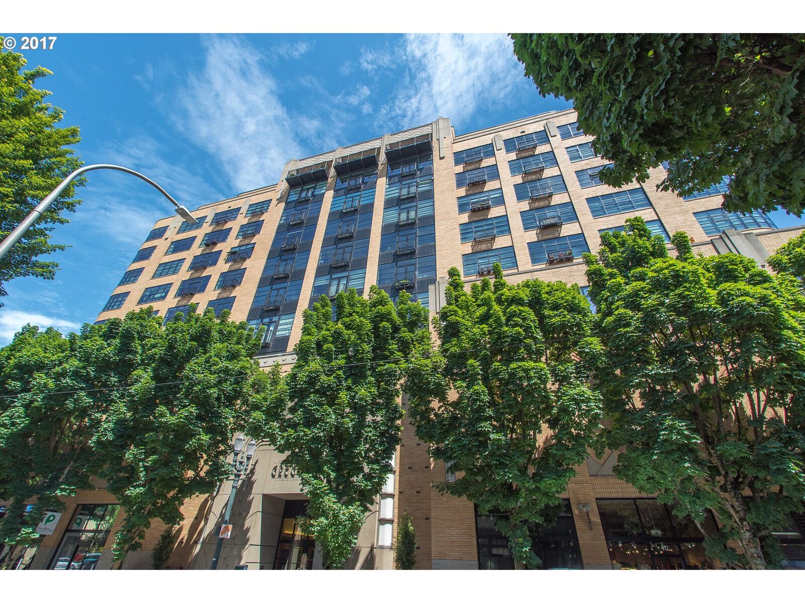 Property Photo: 420 NW 11th Ave 1202 OR 97209