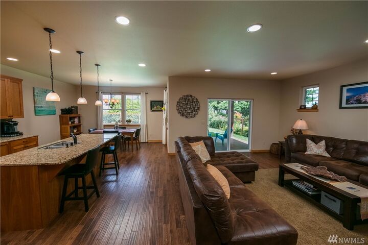 Property Photo:  1448 Larkspur St  WA 98264 