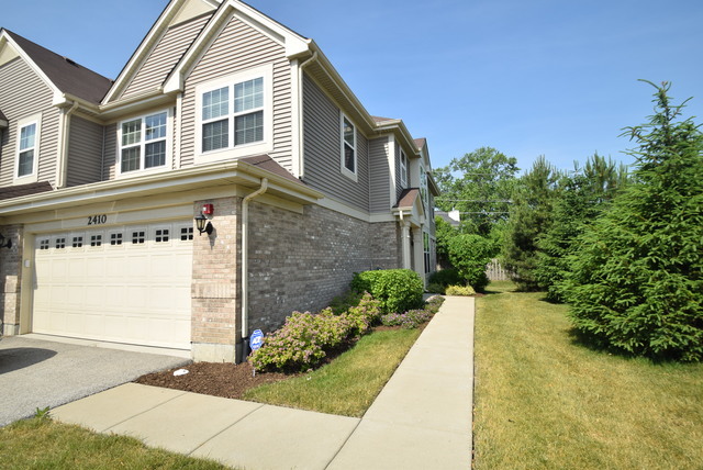 Property Photo: 2410 Birch Street IL 60018