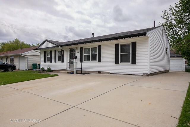 Property Photo:  728 Farragut Avenue  IL 60446 