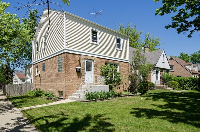 Property Photo:  1304 Evergreen Avenue  IL 60016 