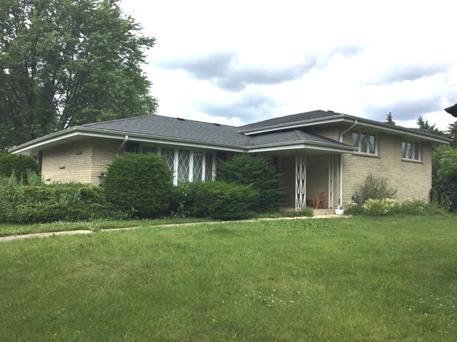 Property Photo: 821 Cypress Court IL 60172