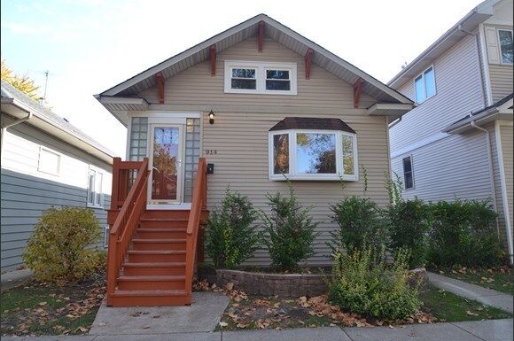 Property Photo:  914 Lathrop Avenue  IL 60130 