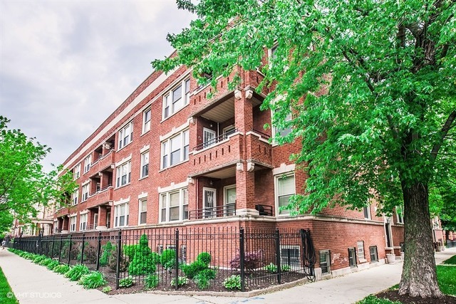 Property Photo: 500 E 49th Street 104 IL 60615