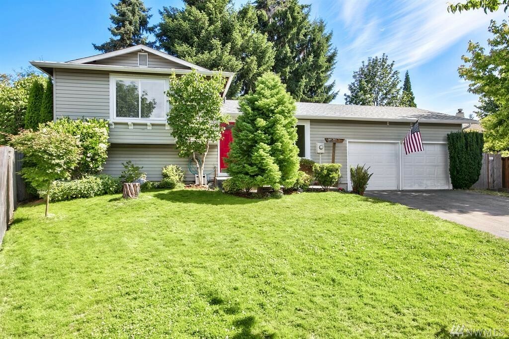 Property Photo:  21113 5th Ave W  WA 98021 