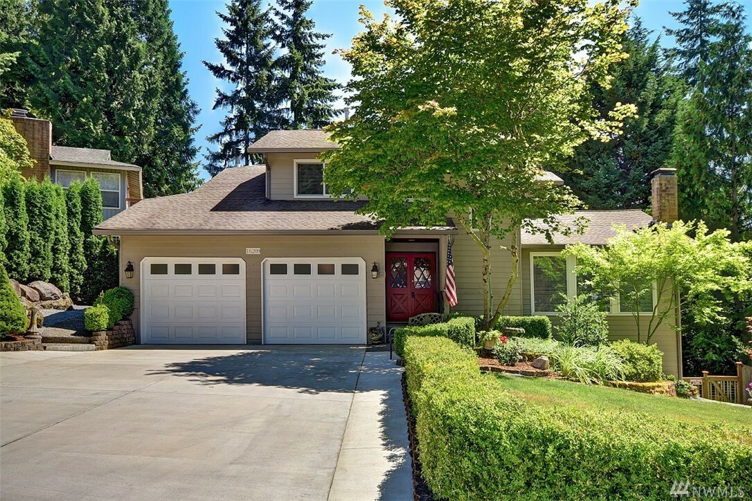 Property Photo:  16209 NE 95th Ct  WA 98052 