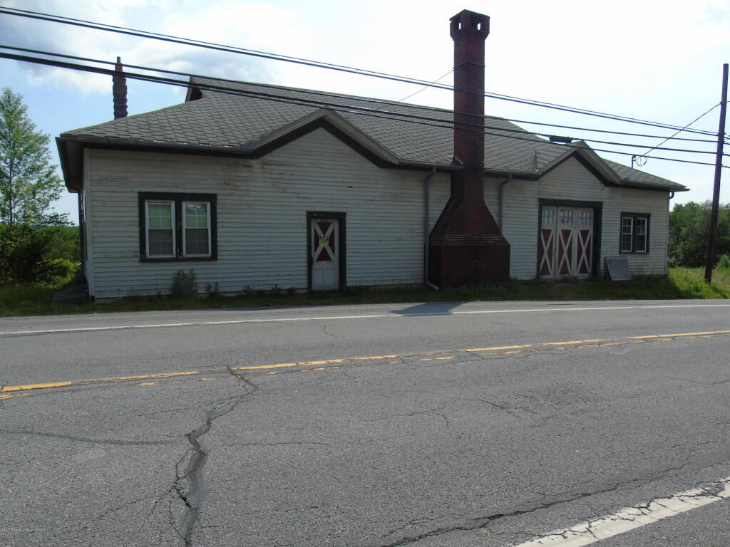 Property Photo:  700 N Main Street Road  PA 18444 