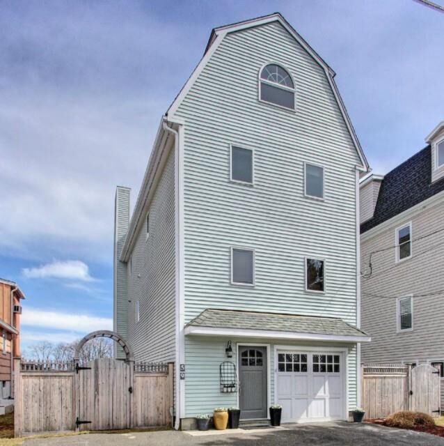 Property Photo:  59 Craig Court  CT 06824 