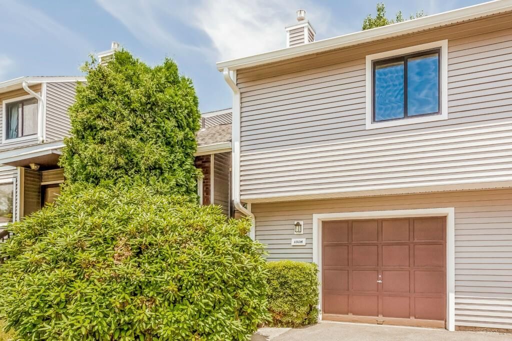 Property Photo:  1508 Mill Pond Drive 1508  CT 06074 