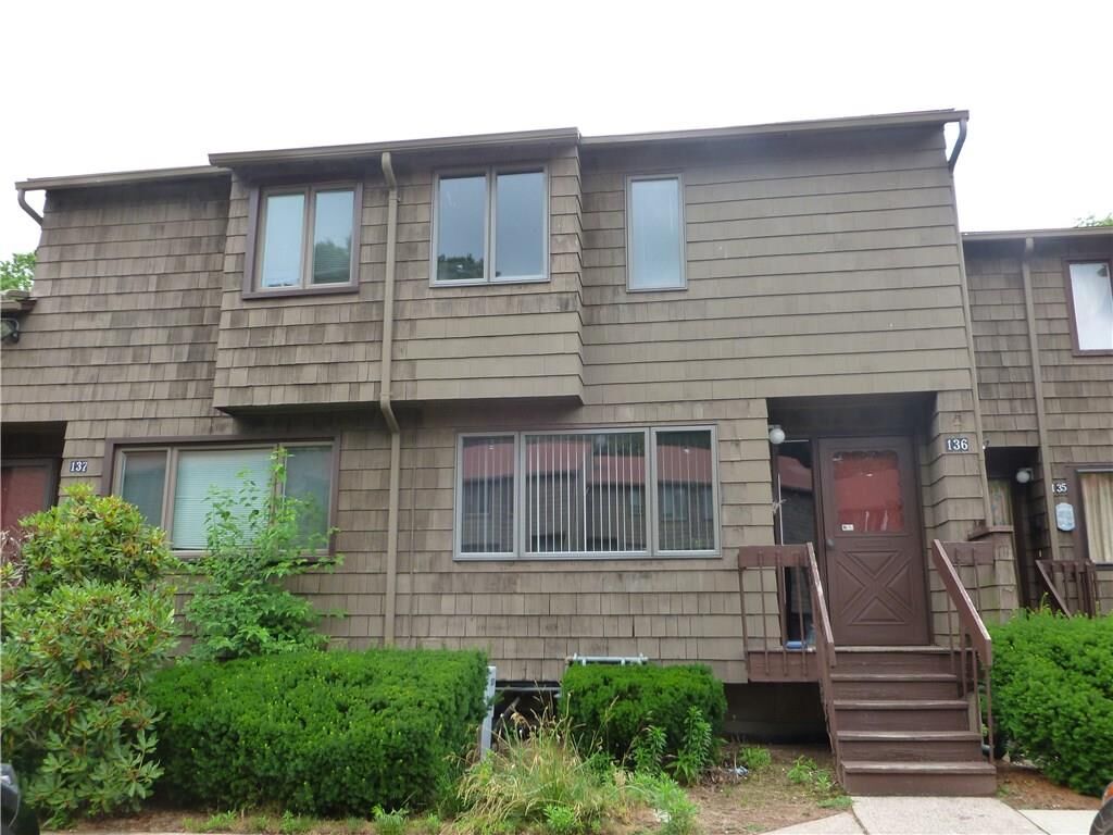 Property Photo:  136 Towne House Road  CT 06514 