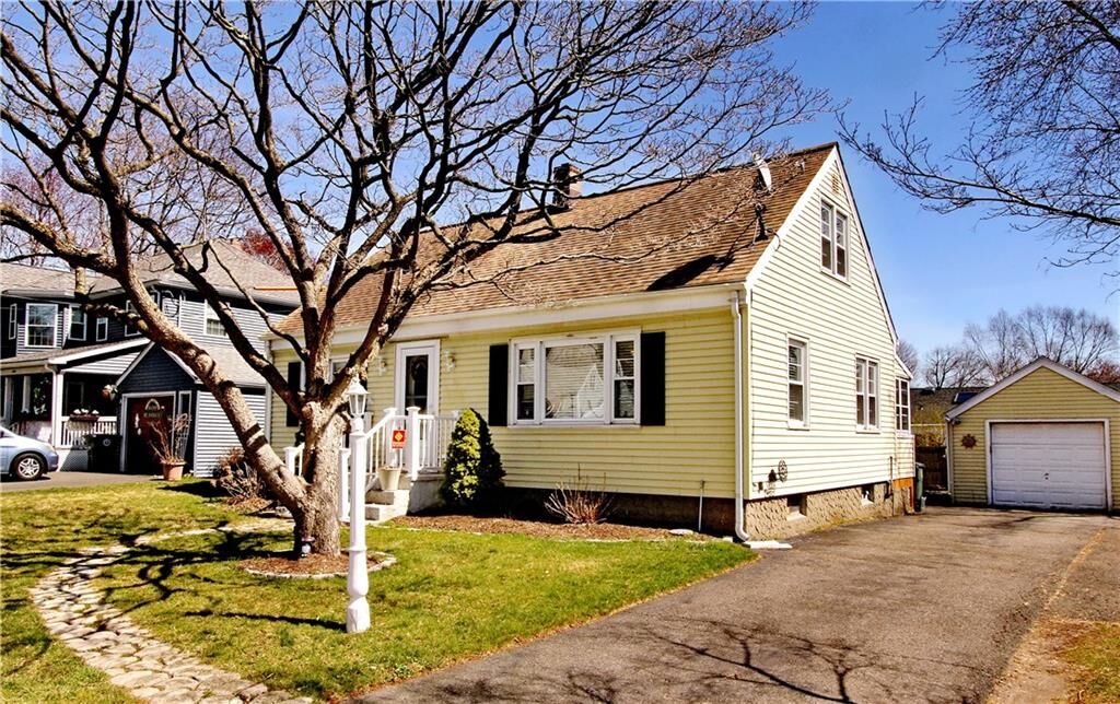 Property Photo:  5 Grassy Lane  CT 06461 