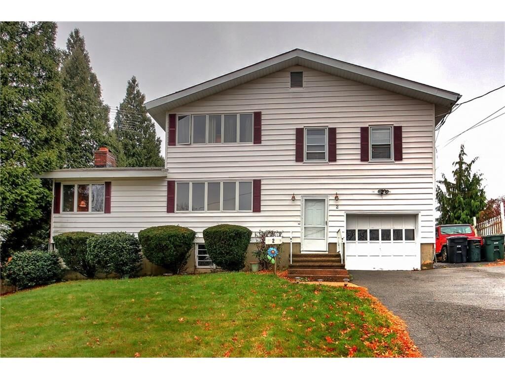 Property Photo:  2 Wentworth Street  CT 06461 