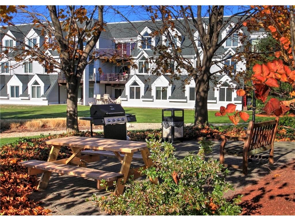 Property Photo:  