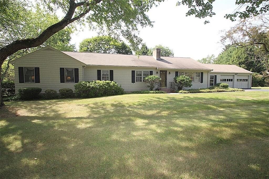 Property Photo: 4 Ranch Road CT 06525