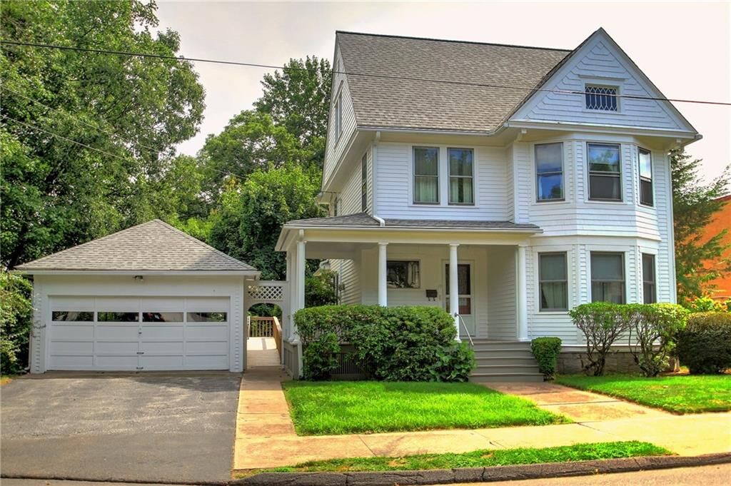 Property Photo: 19 Garden Place CT 06418