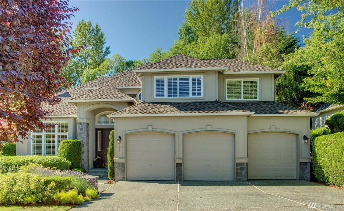 Property Photo:  16471 SE 48th Ct  WA 98006 