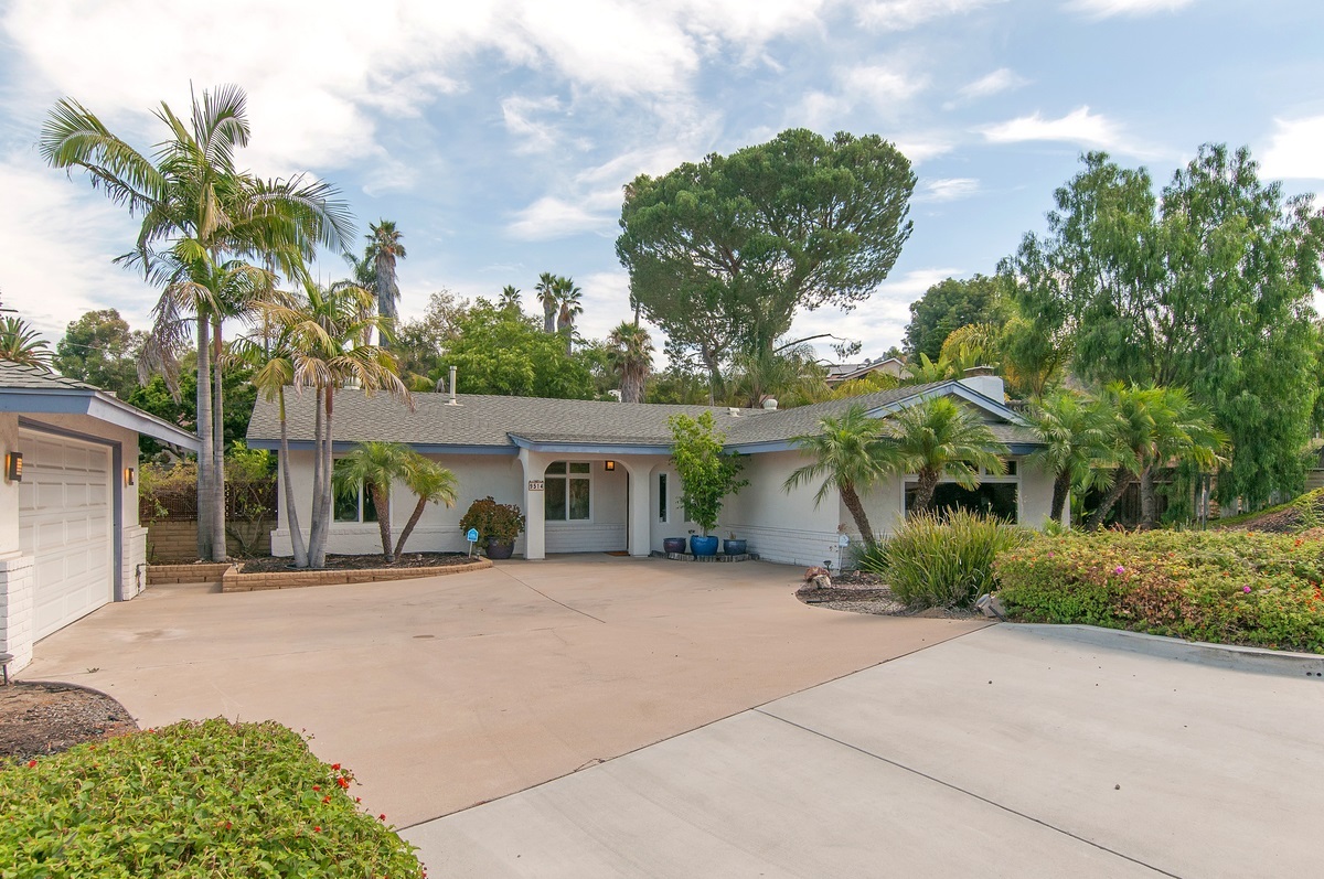 Property Photo:  9514 Tropico Dr  CA 91941 