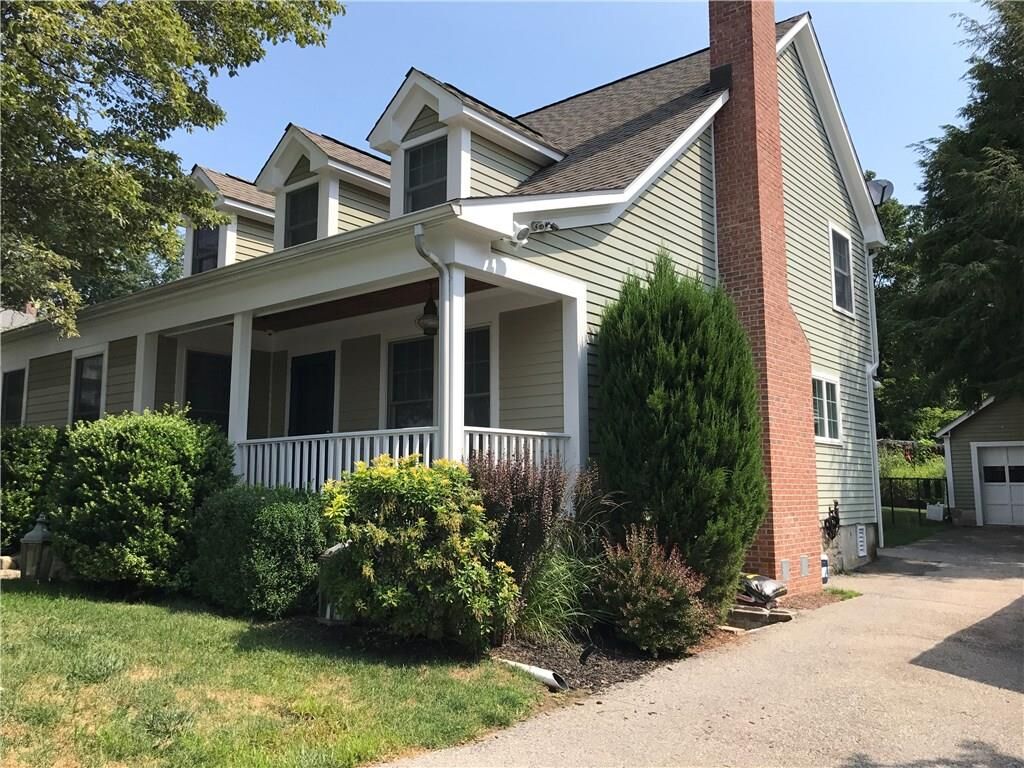 Property Photo: 4 Cunningham Place CT 06880