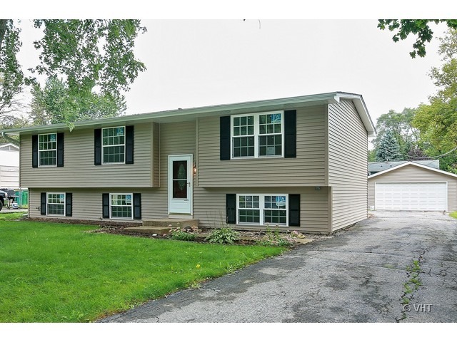 Property Photo: 1510 Catalpa Street IL 60051
