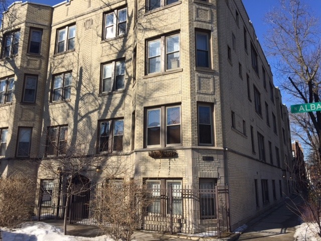 Property Photo: 2856 N Albany Avenue 3 IL 60618