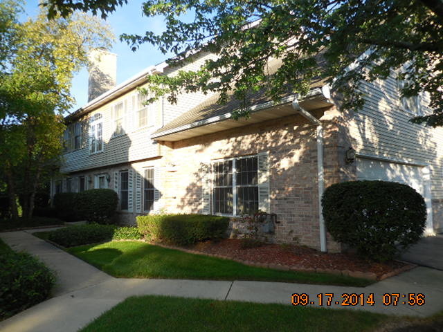 Property Photo:  1528 Laurel Oaks Drive 1528  IL 60107 