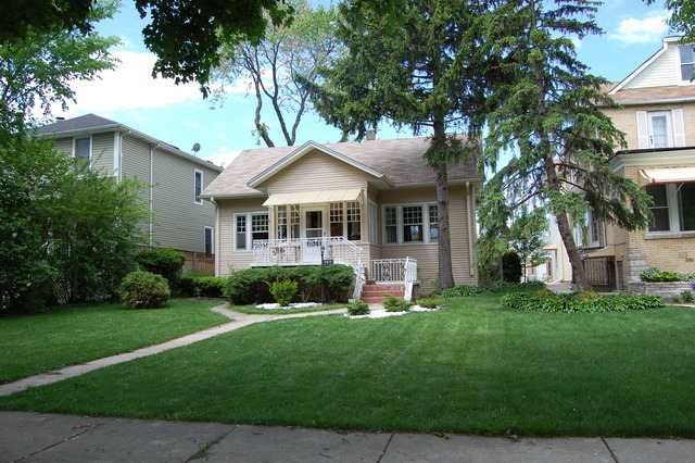 Property Photo:  2316 N Newcastle Avenue  IL 60707 