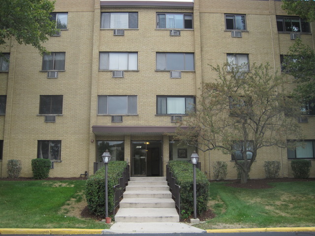Property Photo: 6660 S Brainard Avenue 409 IL 60525