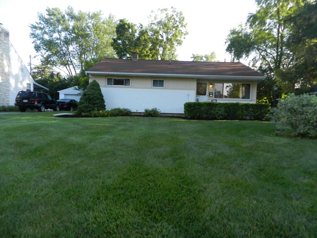 Property Photo:  2566 Shrewsbury Road  OH 43221 
