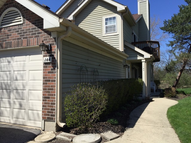 Property Photo:  144 W Hamilton Drive 144  IL 60067 