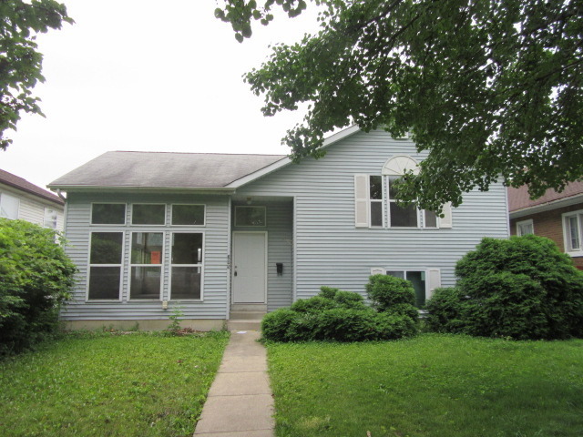 Property Photo:  305 8th Avenue  IL 60153 