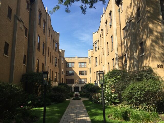 Property Photo:  826 Michigan Avenue G  IL 60202 