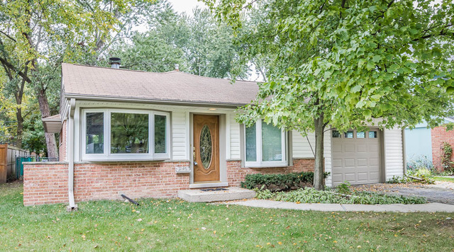 Property Photo:  1014 Dell Road  IL 60062 