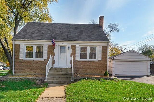 Property Photo:  1202 Evergreen Street  IL 60187 