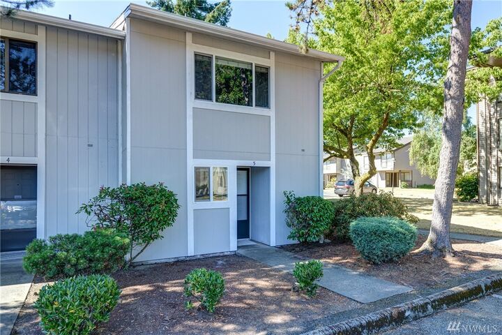 Property Photo:  25255 108th Ave SE J-5  WA 98030 