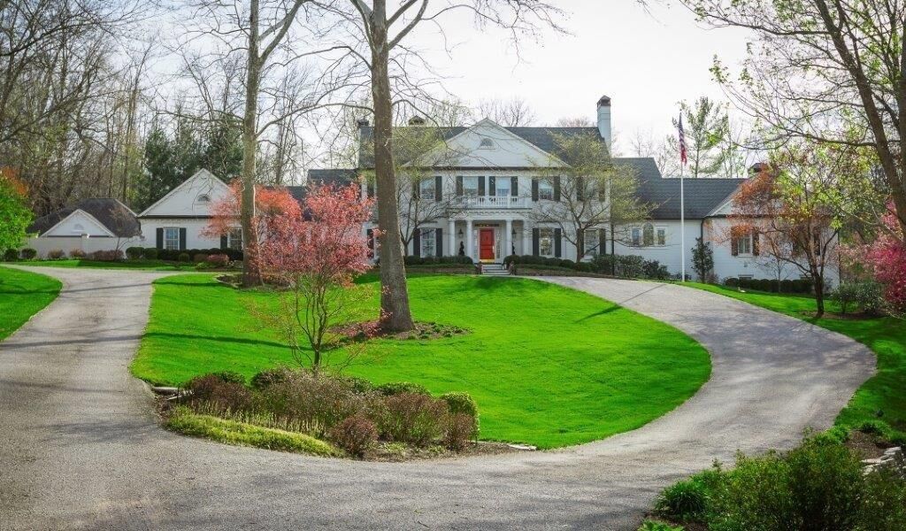Property Photo:  