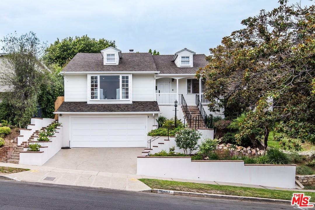 Property Photo: 10607 Rochester Ave CA 90024