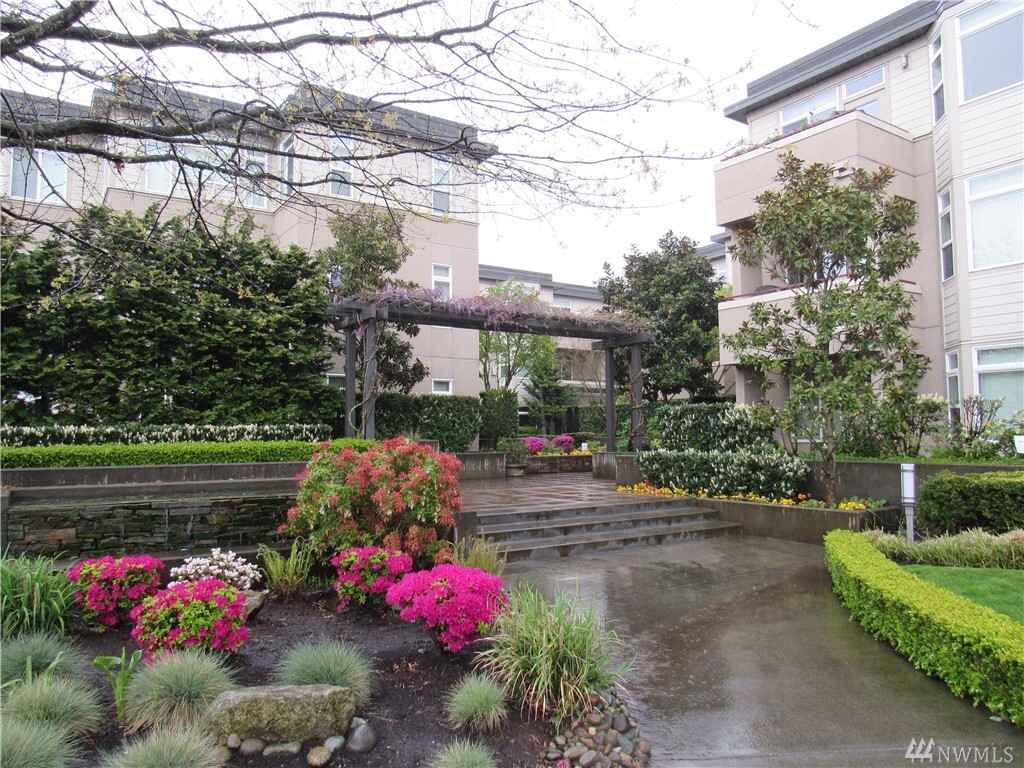 Property Photo: 122 State St S E310 WA 98033