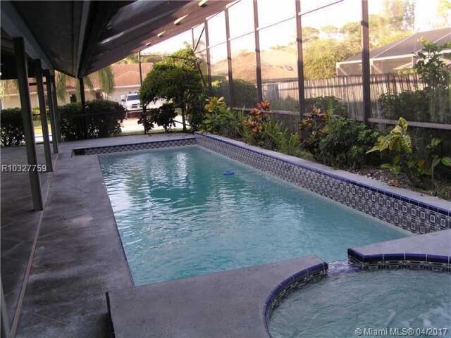 Property Photo:  13448 Hyacinth Court  FL 33414