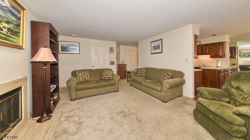 Property Photo:  2 Tulip Cres, Unit 1A  NJ 07424 