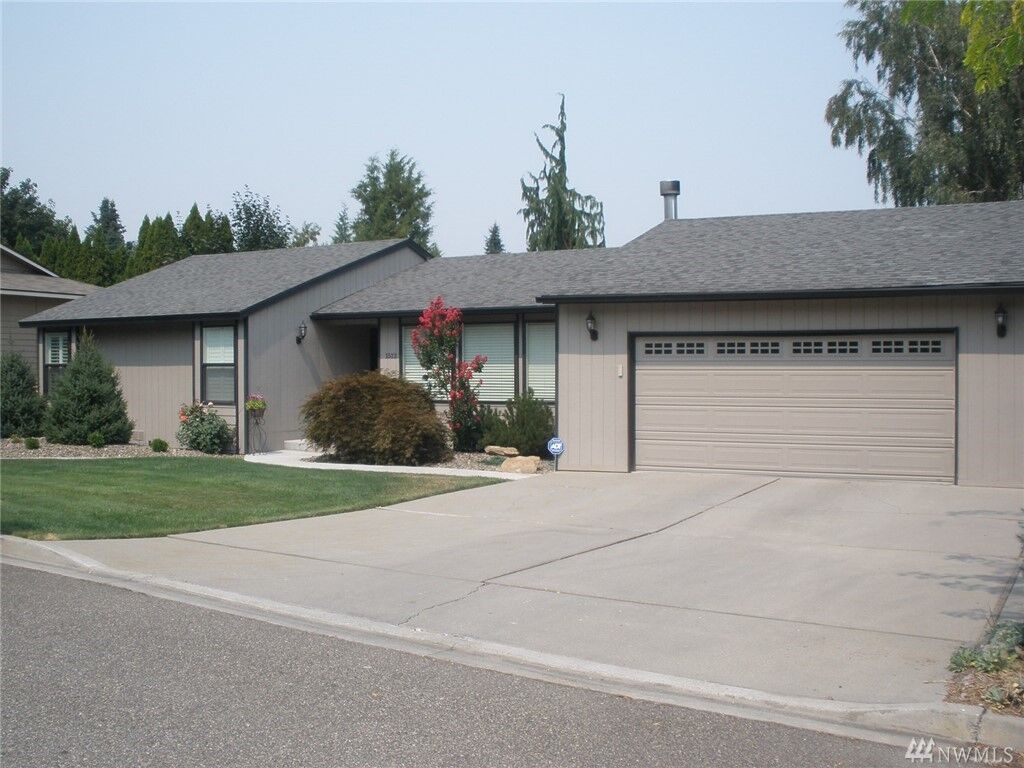 Property Photo:  1512 Woodhaven Place  WA 98801 