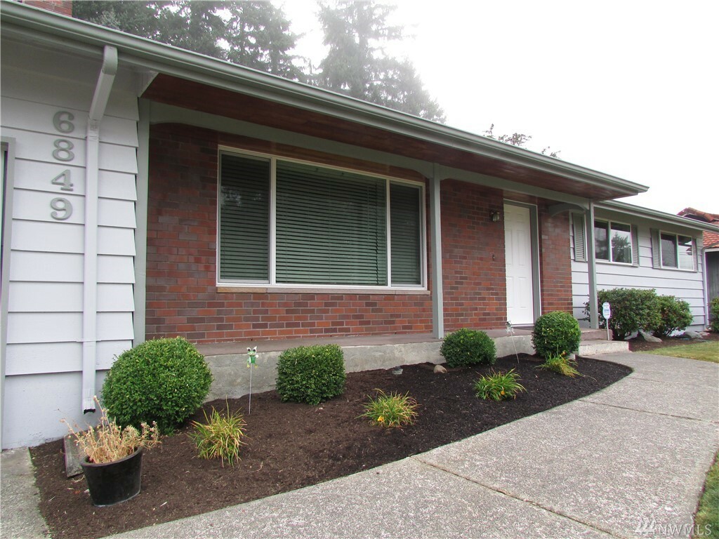 Property Photo: 6849 E Grandview St WA 98404